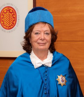 María Vallet Regí during her investiture as honorary doctor by URV