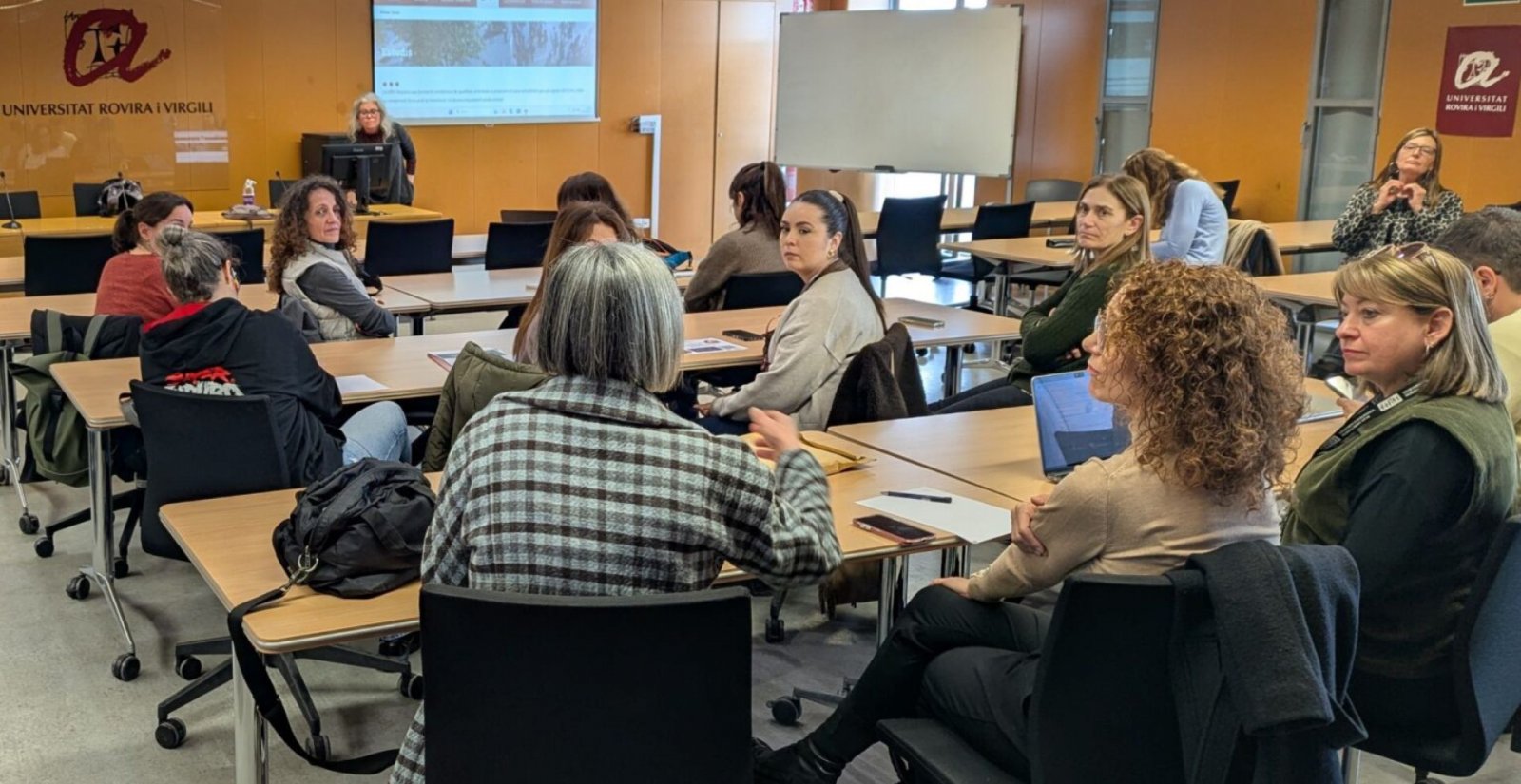 Una xarxa d’agents lila s’estén als campus per fer efectiva la igualtat de gènere a la Universitat