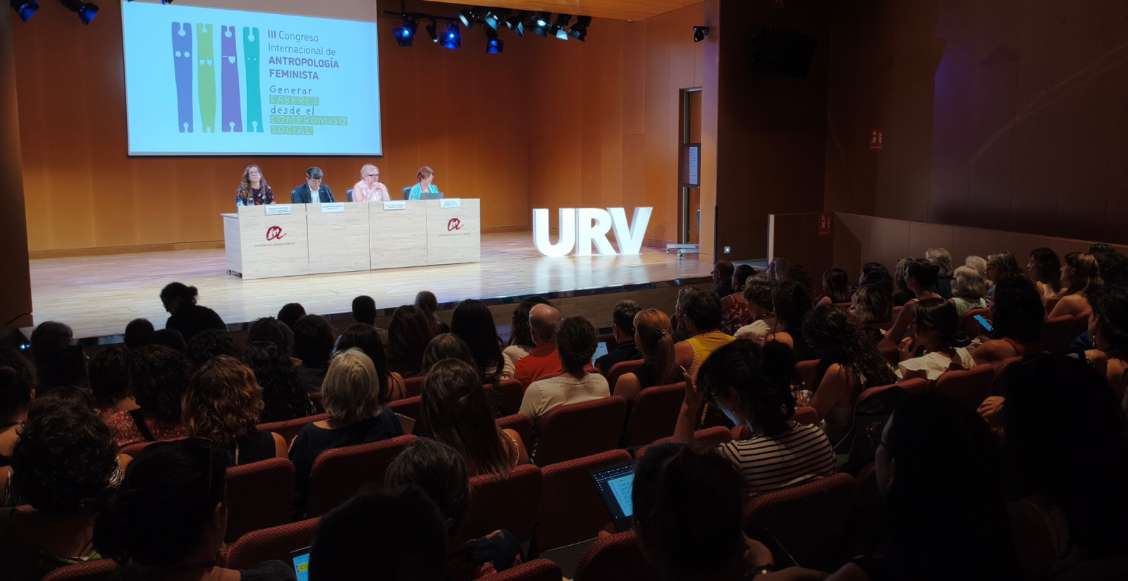 Més de 600 persones analitzen en un congrés els grans reptes dels feminismes contemporanis